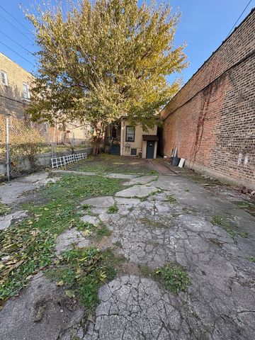 2104 S California Avenue, Chicago, IL 60608