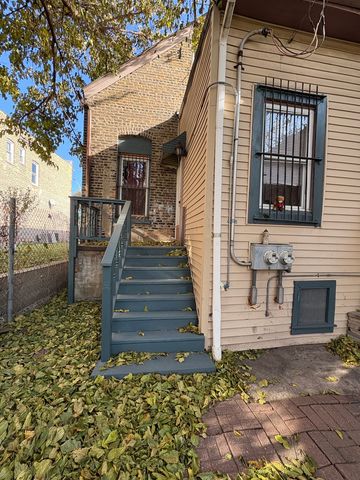 2104 S California Avenue, Chicago, IL 60608