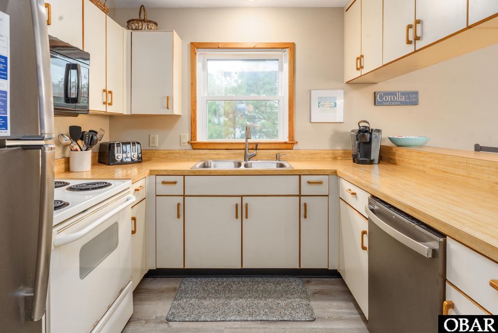 Image 12 of property listing at 1133 Payson Street Lot 120, Corolla, NC 27927