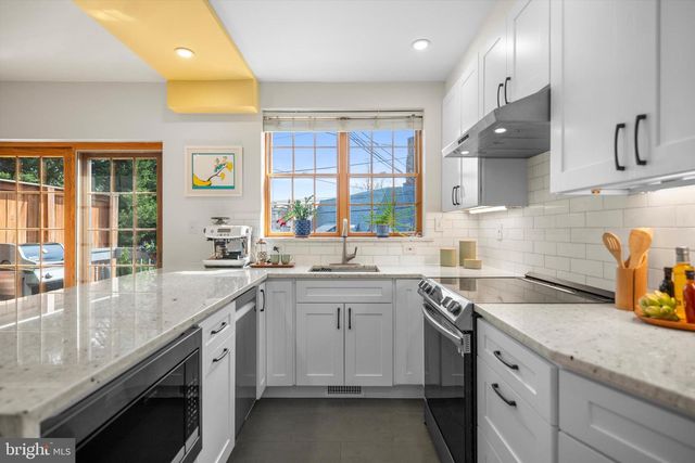 4454 GREENWICH PKWY NW, Washington, DC 20007