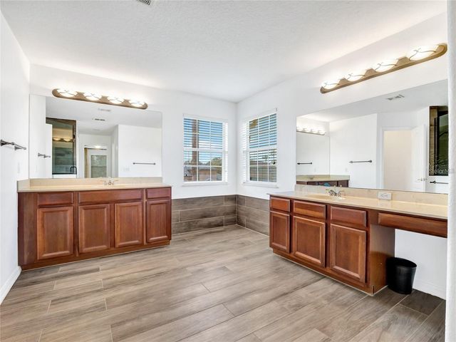 10023 IANS RIDGE ROAD, Orlando, FL 32832