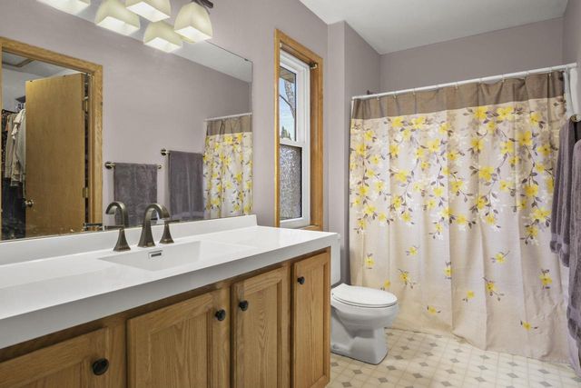 2906 Tucson Trail, Madison, WI 53719