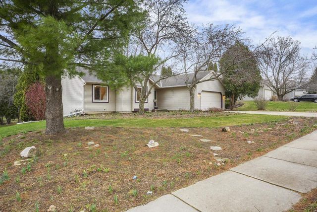 2906 Tucson Trail, Madison, WI 53719