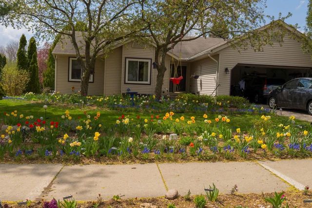 2906 Tucson Trail, Madison, WI 53719