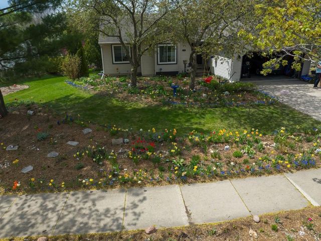 2906 Tucson Trail, Madison, WI 53719