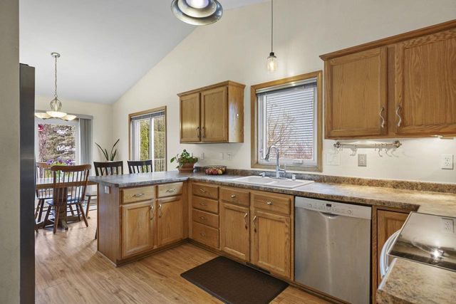 2906 Tucson Trail, Madison, WI 53719