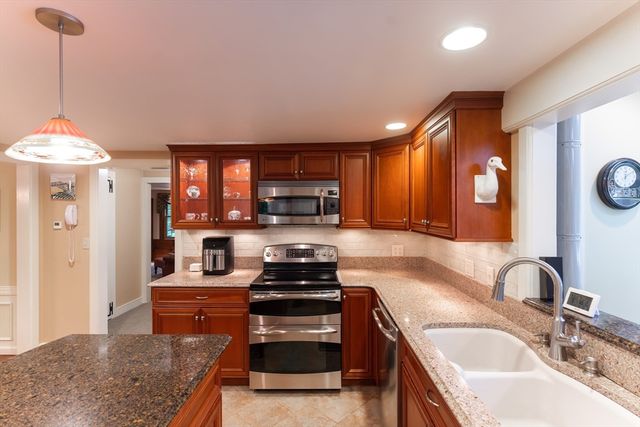 19 George Allen Rd, West Brookfield, MA 01585