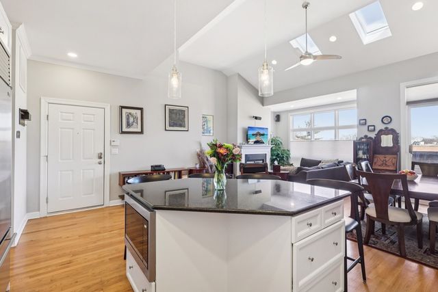 1473 W Irving Park Road 4E, Chicago, IL 60613