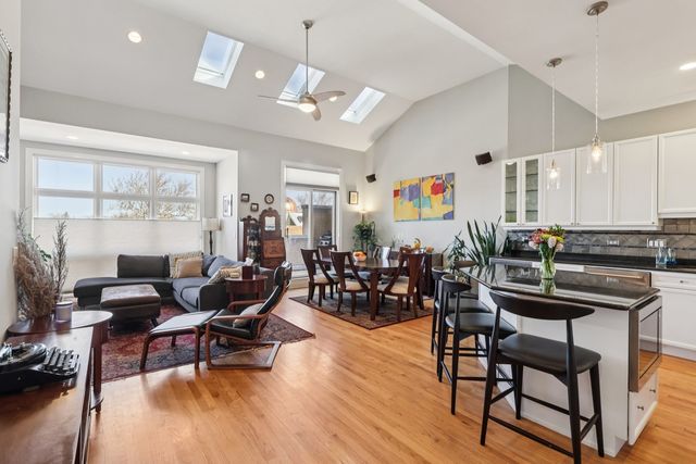 1473 W Irving Park Road 4E, Chicago, IL 60613