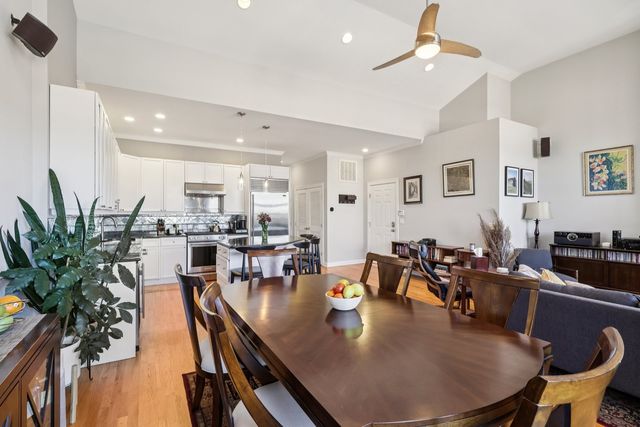 1473 W Irving Park Road 4E, Chicago, IL 60613