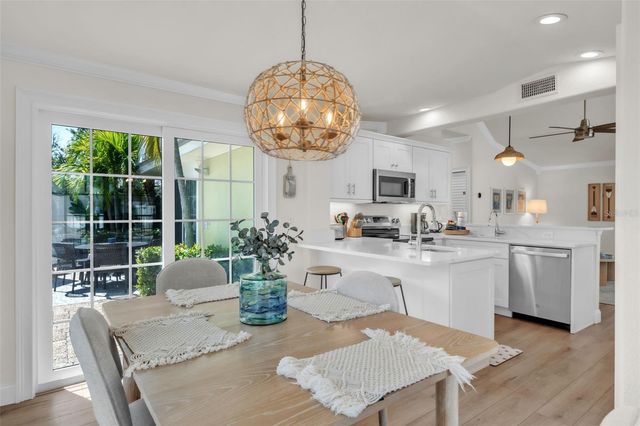 215 67TH STREET 6, Holmes Beach, FL 34217