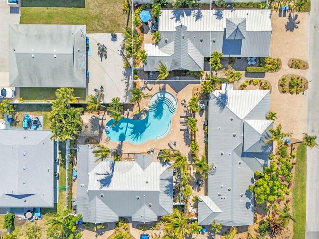 215 67TH STREET 6, Holmes Beach, FL 34217