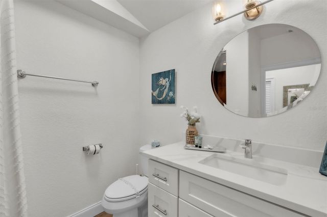 215 67TH STREET 6, Holmes Beach, FL 34217