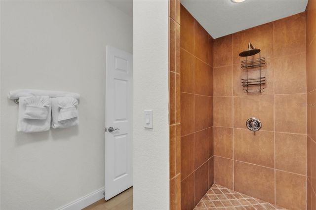 215 67TH STREET 6, Holmes Beach, FL 34217