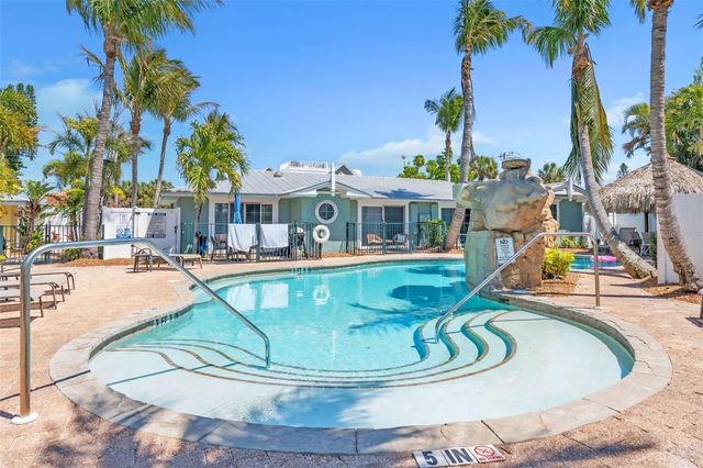 215 67TH STREET 6, Holmes Beach, FL 34217