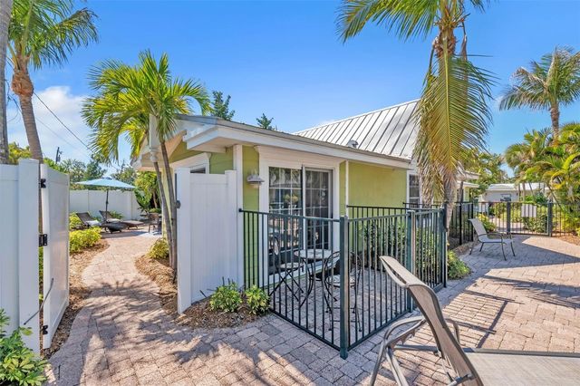 215 67TH STREET 6, Holmes Beach, FL 34217