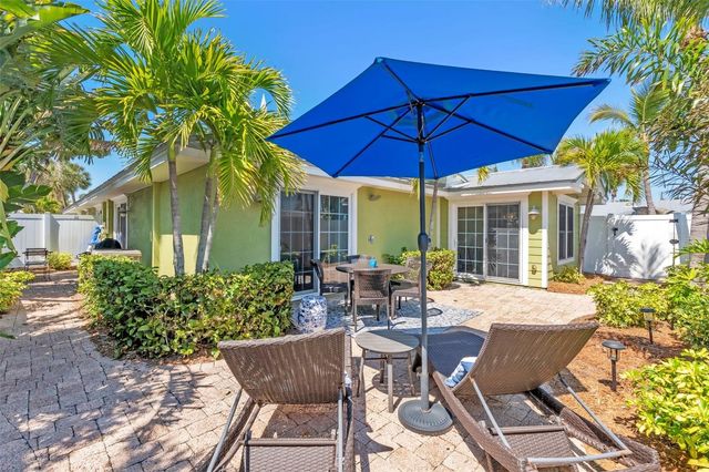 215 67TH STREET 6, Holmes Beach, FL 34217