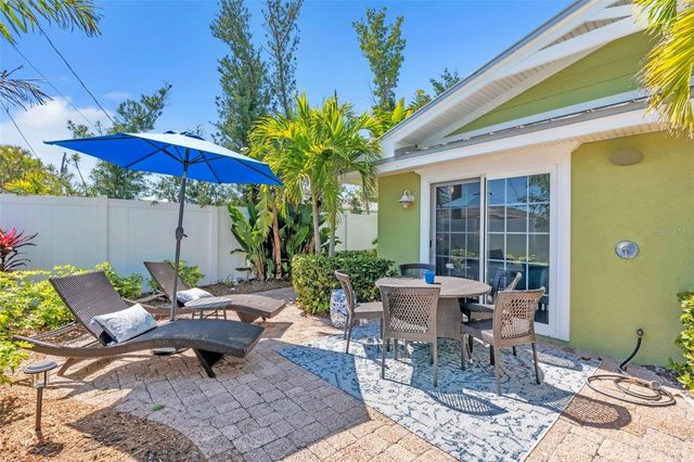 215 67TH STREET 6, Holmes Beach, FL 34217