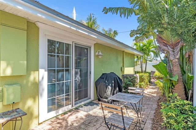 215 67TH STREET 6, Holmes Beach, FL 34217