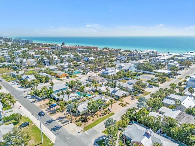 215 67TH STREET 6, Holmes Beach, FL 34217