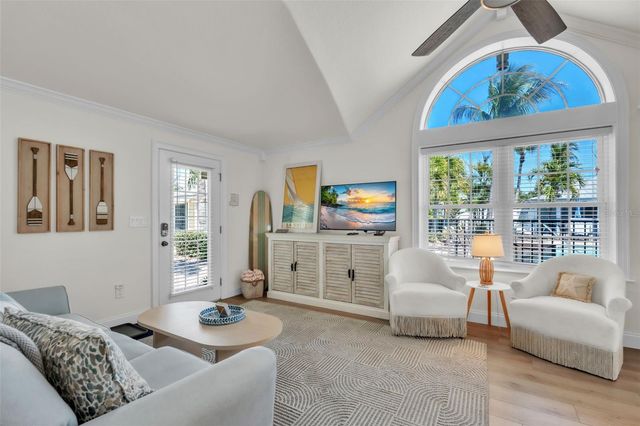 215 67TH STREET 6, Holmes Beach, FL 34217