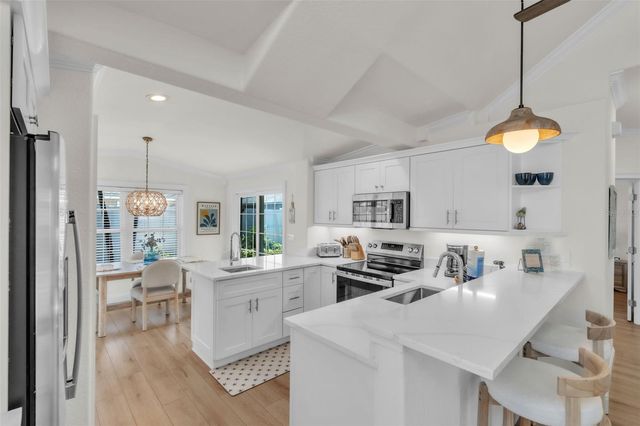 215 67TH STREET 6, Holmes Beach, FL 34217