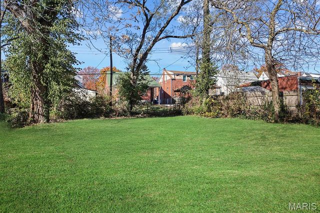 3601 Ridgedale Avenue, St Louis, MO 63121