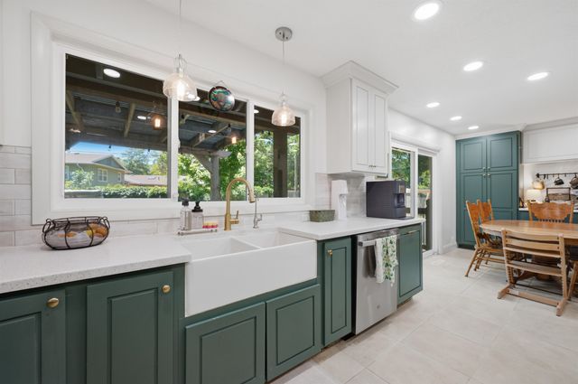 163 S Lochinvar St, Wichita, KS 67207