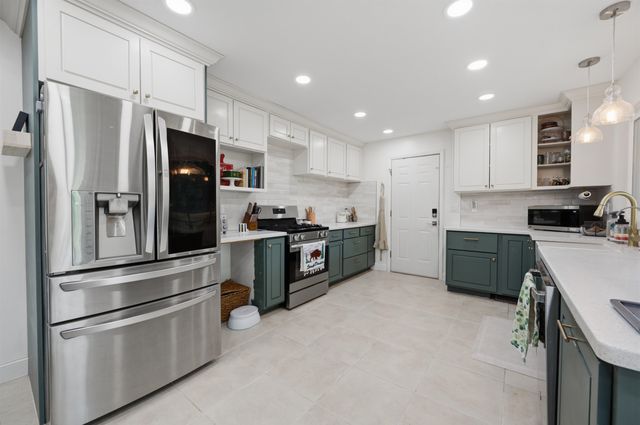 163 S Lochinvar St, Wichita, KS 67207