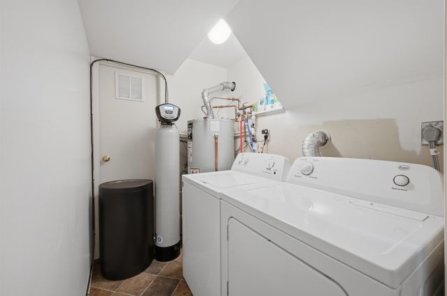 163 S Lochinvar St, Wichita, KS 67207
