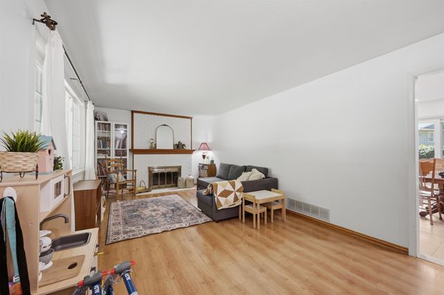 163 S Lochinvar St, Wichita, KS 67207