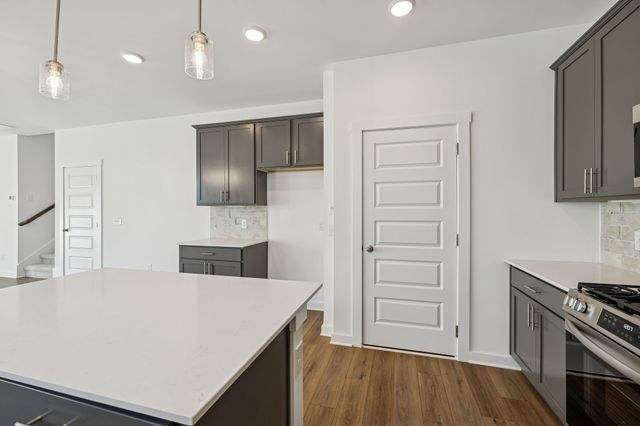 7060 Sutton Drive, White House, TN 37188