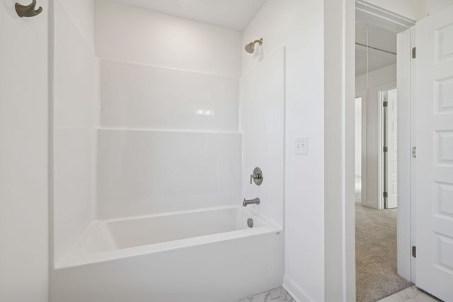 7060 Sutton Drive, White House, TN 37188