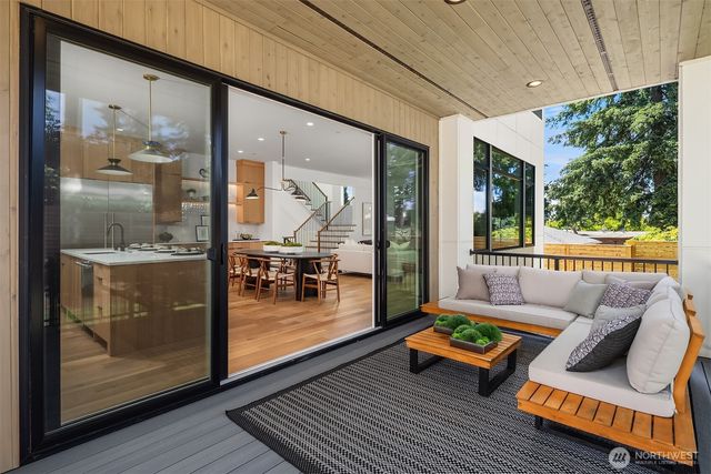 15640 NE 1st Place, Bellevue, WA 98008