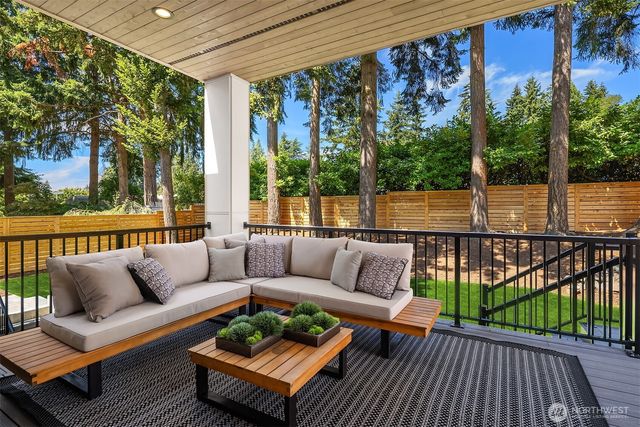 15640 NE 1st Place, Bellevue, WA 98008
