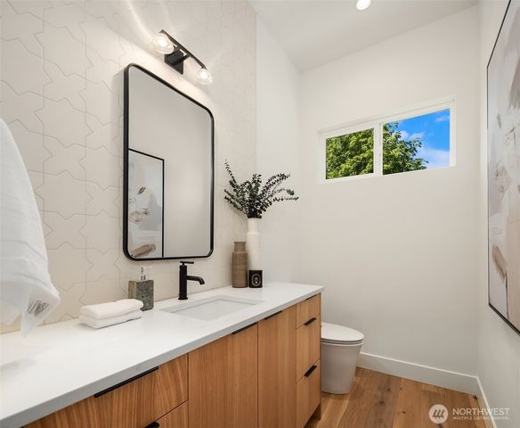 15640 NE 1st Place, Bellevue, WA 98008