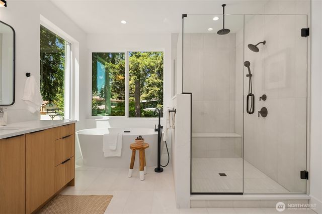 15640 NE 1st Place, Bellevue, WA 98008