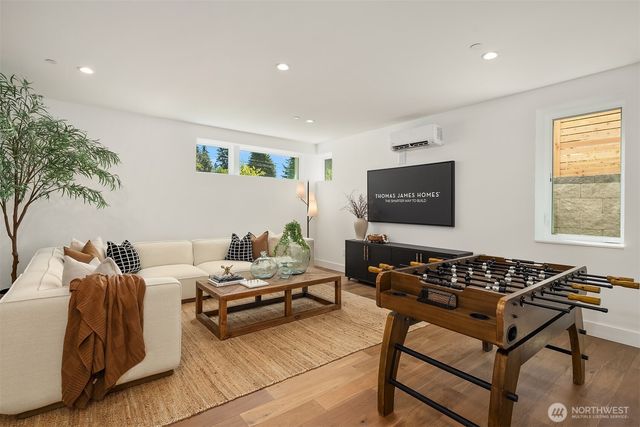 15640 NE 1st Place, Bellevue, WA 98008