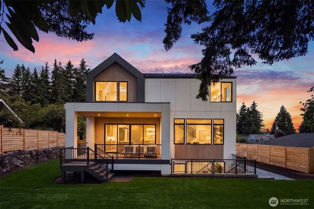15640 NE 1st Place, Bellevue, WA 98008
