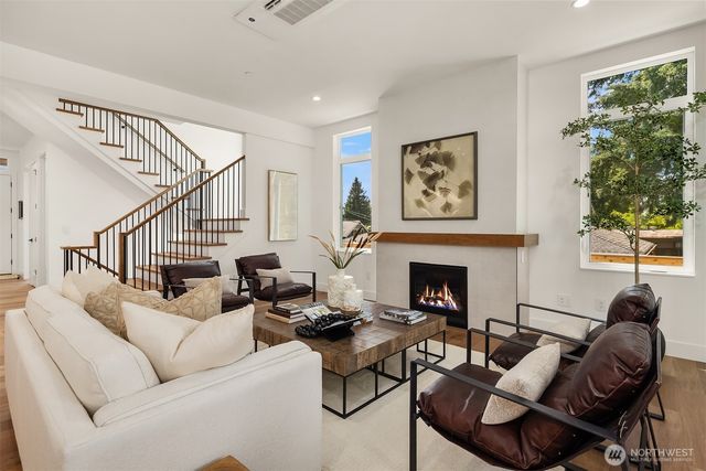 15640 NE 1st Place, Bellevue, WA 98008