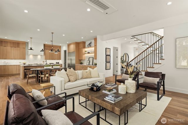 15640 NE 1st Place, Bellevue, WA 98008