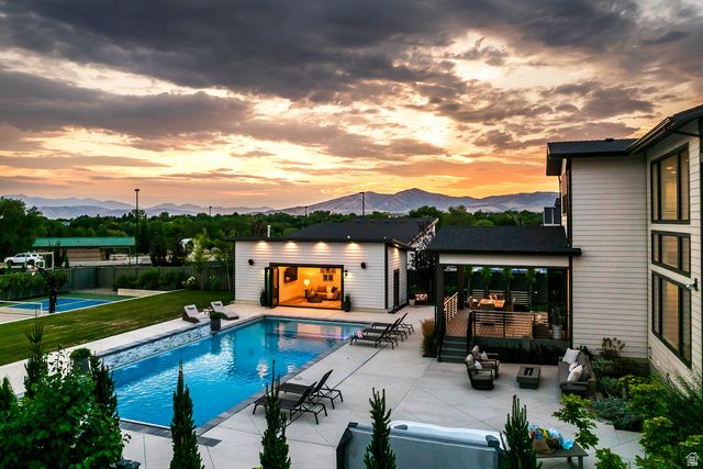 9825 N WILLOWBANK DR, Highland, UT 84003