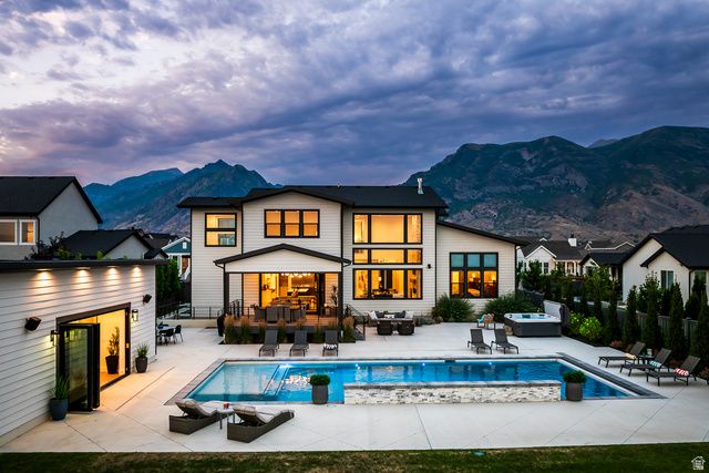 9825 N WILLOWBANK DR, Highland, UT 84003