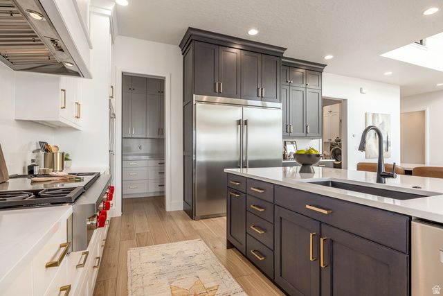 9825 N WILLOWBANK DR, Highland, UT 84003