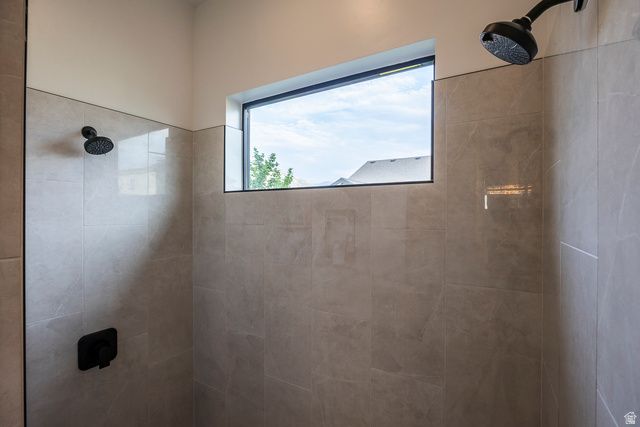 9825 N WILLOWBANK DR, Highland, UT 84003