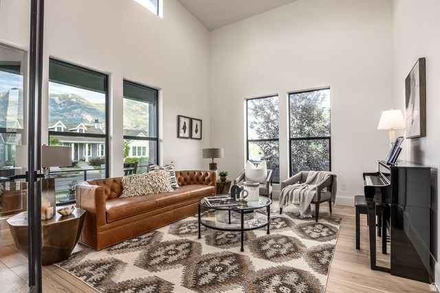 9825 N WILLOWBANK DR, Highland, UT 84003
