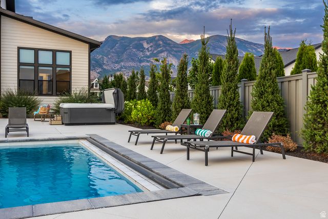 9825 N WILLOWBANK DR, Highland, UT 84003