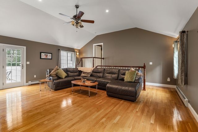 33 Russell Rd, Hanover, MA 02339