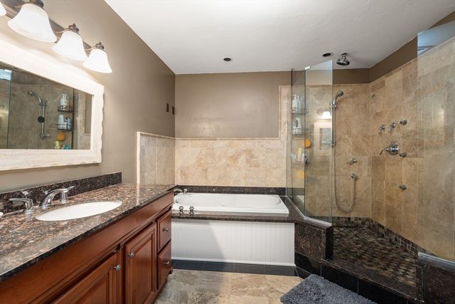 33 Russell Rd, Hanover, MA 02339