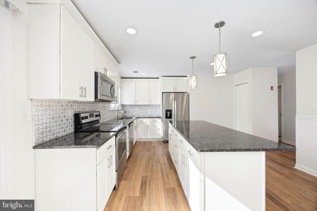14 AURIGA LN, Sewell, NJ 08080